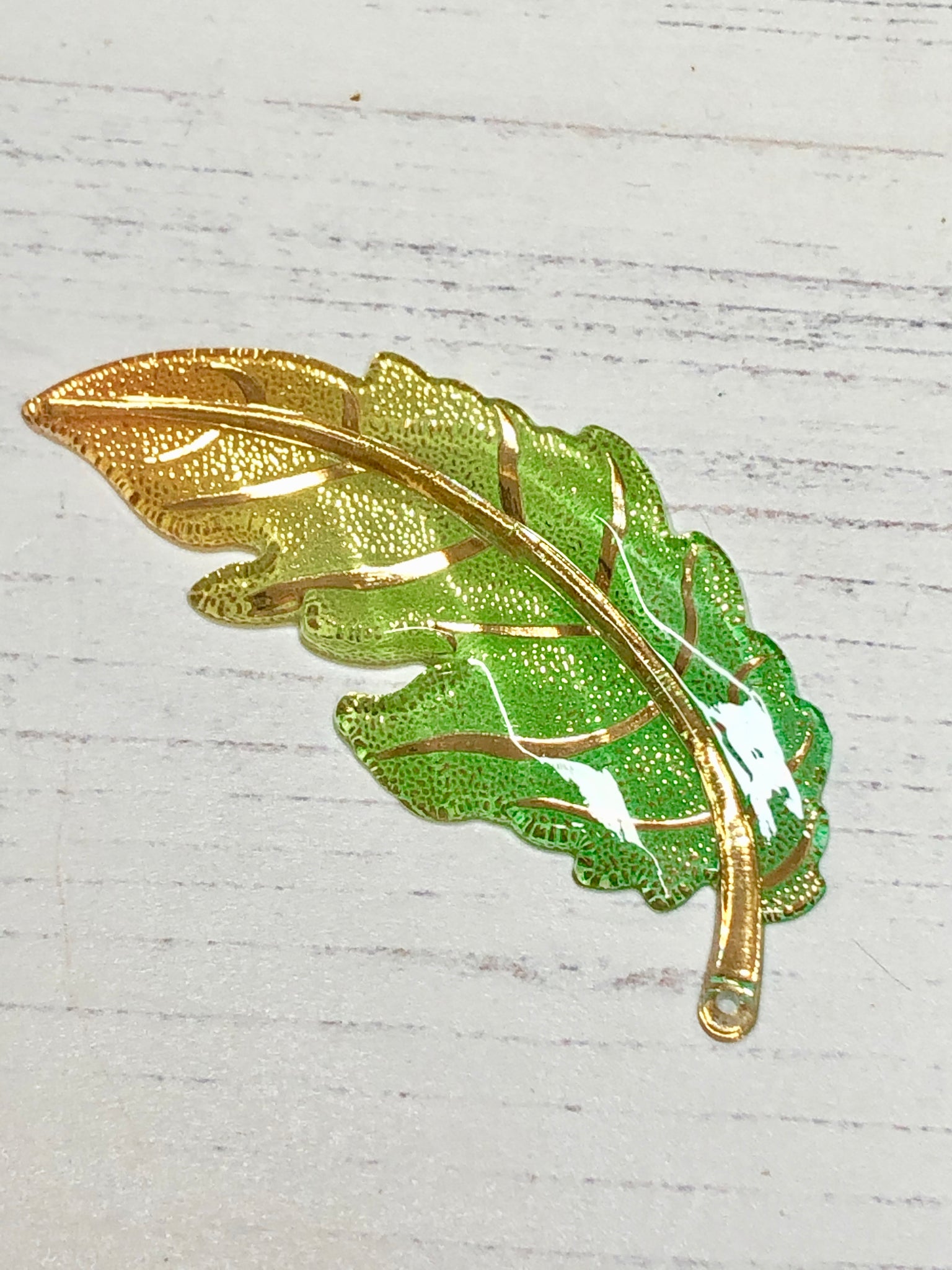 Golden Shimmer Leaf Needle Minders